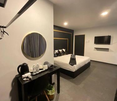 Teluk Cempedak Hotel | The sky inn