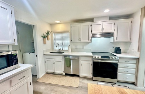 Bull Mountain Casa | The Skylight Haven - Beautiful Home in Summer Lake