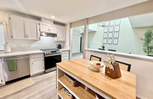Bull Mountain Casa | The Skylight Haven - Beautiful Home in Summer Lake