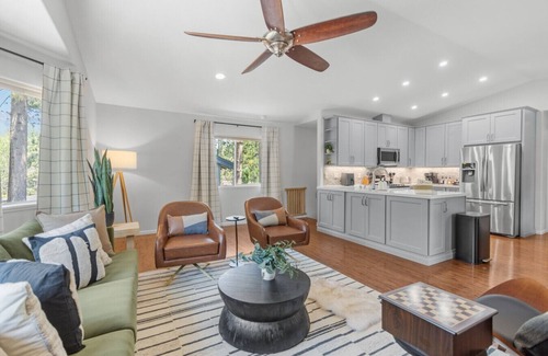 Christmas Valley Casa | The Slöpe | Cozy Tahoe Escape | Golf Lake Trails Nearby 🏔️❄️