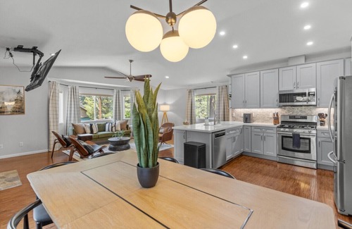 Christmas Valley Casa | The Slöpe | Cozy Tahoe Escape | Golf Lake Trails Nearby 🏔️❄️