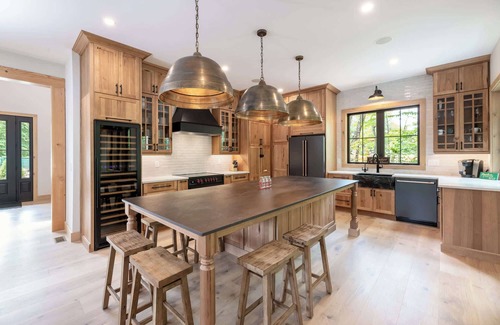 Lincoln Casa | The Slopeside River Retreat