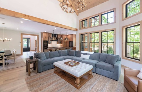 Lincoln Casa | The Slopeside River Retreat