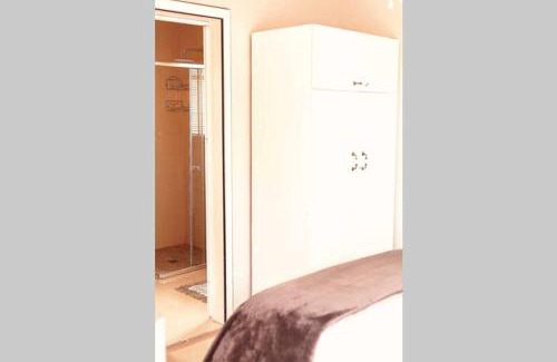 Parow North Apartamento | The Smiths Self Catering Cottage
