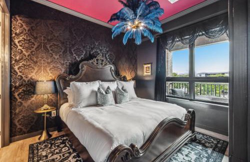 Edgehill Casa | The Smokeshow on Music Row near Broadway in Downtown Nashville- Pool, Gym, Patio