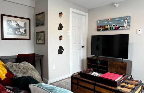 Downtown Apartamento | The Smokestacks Authentic NS Experience, Unit 5