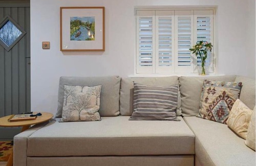 Shottery Casa | The Snug Entire home Sleeps 2, Stratford upon Avon