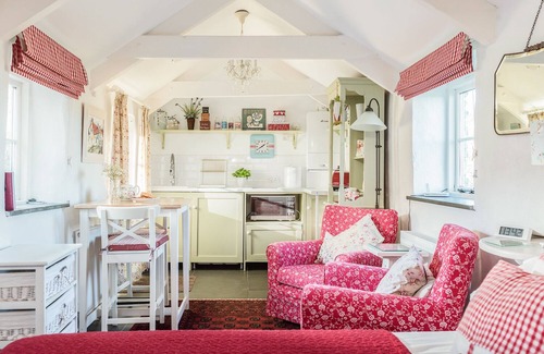 Rescorla Cabaña | The Snug, ST. AUSTELL