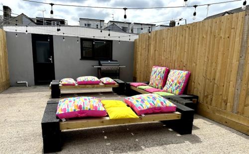 Cathays Casa | The Social Club - The Ultimate Experience - Sleeps 20 With Own Private Club