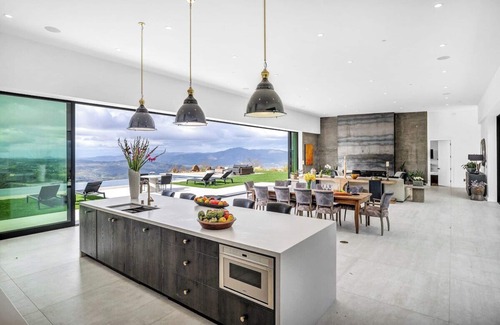 Santa Rosa Casa | The Sonoma Estate: Pool, Hot Tub & Mountain Views!