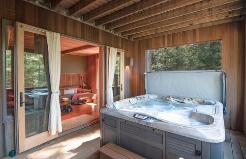 Sea Ranch Casa | The Sonoma Treehouse 3 Bedroom Home by RedAwning