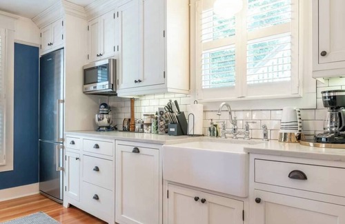 Uptown Apartamento | The Sonya: Luxury Flat- Just Steps from NW 23rd!