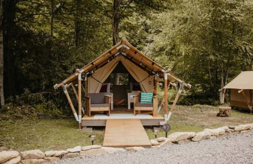 Flag Pond Cabina | The Sorrell Unit 2 - Glamping Retro