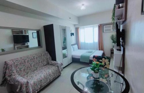 San Lorenzo Apartamento | The Sotian Suite the Beacon Tower Amorsolo