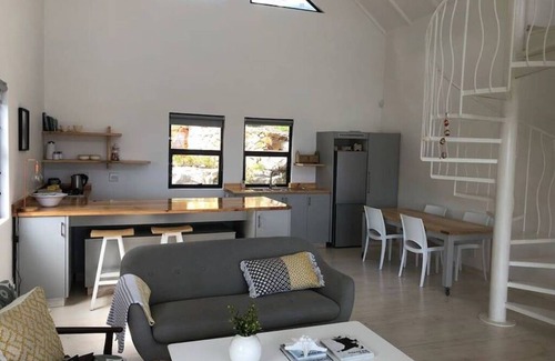 Cape Peninsula Casa | El sonido del océano es audible para esta gran escapada a casa.