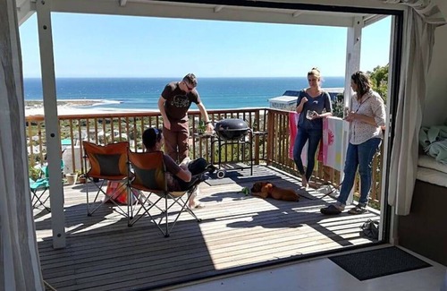 Cape Peninsula Casa | El sonido del océano es audible para esta gran escapada a casa.