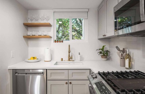 North Redondo Apartamento | The South Bay Retreat - 8 Min Drive to the Beach