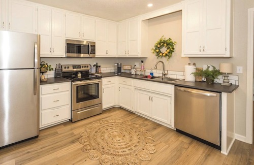 Parkville Casa | The South Blue Cottage In Parkville
