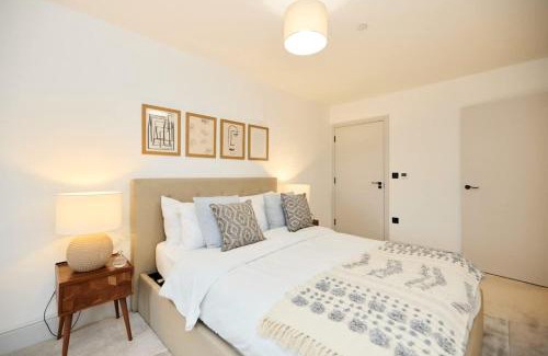 Abbey Apartamento | The South Wimbledon Place - Adorable 2BDR Flat with Balcony