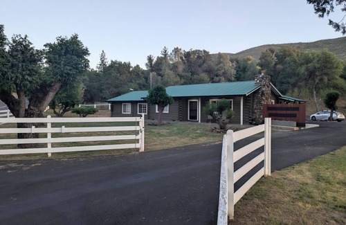 Mariposa County Casa | The Spa @ The Cabin
