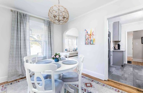 Macon Cabaña | The Speakeasy Cottage, renovated midtown, quiet