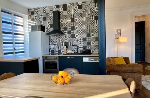 Romorantin-Lanthenay Apartamento | Square-Apartamento-Baño con ducha-Vista al rio