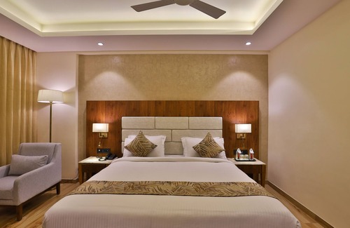 Somnath Hotel | The Square Somnath