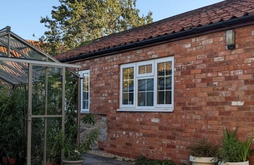 Brent Knoll Casa | The Stable - cosy, romantic space in a quiet village location