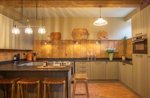 Priors Marston Cabaña | The Stables at Holy Well, Southam- sleeps 4 guests in 2 bedrooms