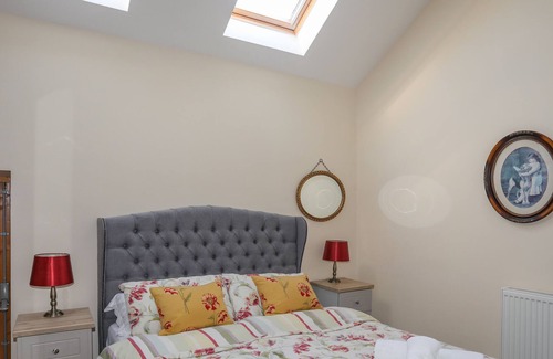 Bodorgan Cabaña | THE STABLES, pet friendly, character holiday cottage in Llangefni