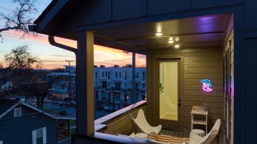 McFerrin Park Casa | The Stage by AvantStay Chic 4BDR w Covered Balcony Modern Newly Built