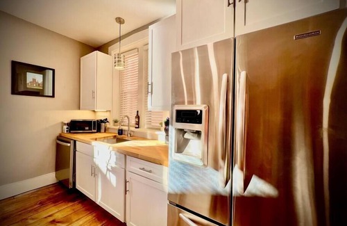 Historic Downtown Lancaster Casa | THE STAGE HOUSE - CITY CENTER THEATER DISTRICT