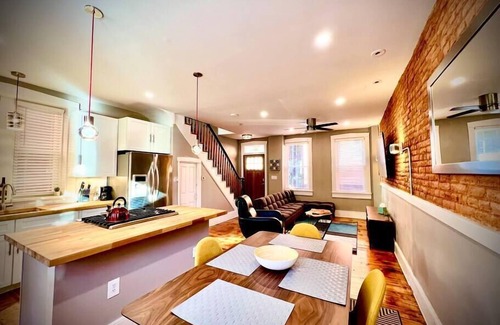 Historic Downtown Lancaster Casa | THE STAGE HOUSE - CITY CENTER THEATER DISTRICT