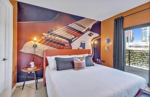 Downtown Nashville Casa | The Stage in Downtown Nashville by Nautical Properties