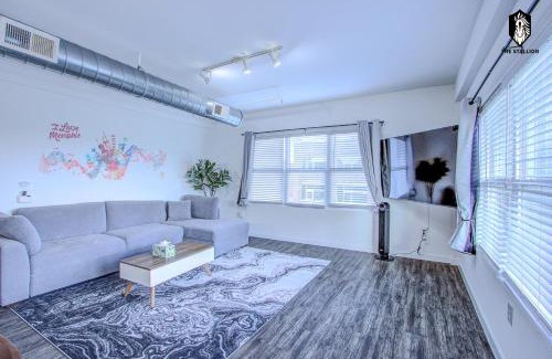Downtown Memphis Apartamento | The Stallion #305 - Walk to Attractions - Modern Spacious 1BD Loft in Memphis Downtown