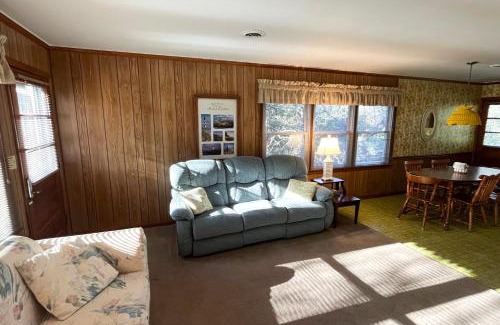 Emerald Isle Casa | The Stanley Cottage