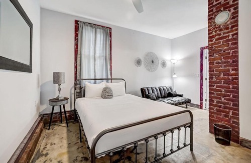 Springfield Apartamento | The Staple Apartment Unit 1 - Free parking