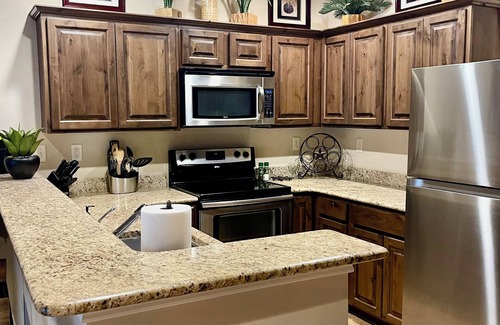 Gruene Condominio | The State Haus in Gruene! Walk to Gruene Hall and much more! Tube from property