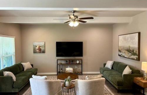 Wellborn Casa | The Station House, near Kyle Field and campus