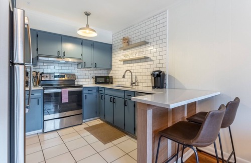 Historic Waverly Apartamento | The Stay Awhile Suite - Convenient Monthly Rental
