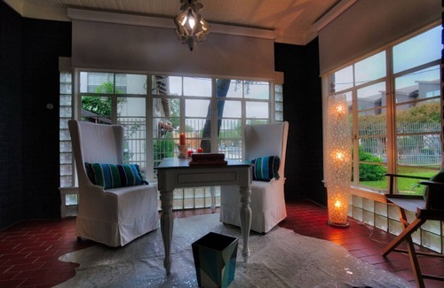 Oak Lawn Casa | So Cozy meets Luxe in Uptown and Oak Lawn - the heartbeat of Dallas!