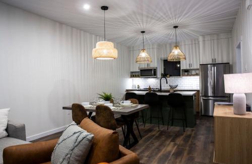 Revelstoke Apartamento | The Stellar Condo - Cozy 2 Bedroom with Hot Tub