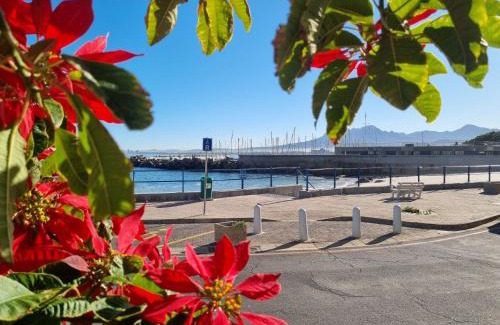 Gordons Bay Central Apartamento | 'The Stone Cottage' - Charming, Private and On the Beach - Sleeps 2
