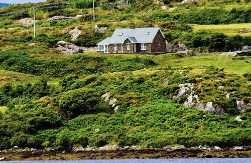 Ballydehob Casa | The Stone Cottage - Two Bedroom House, Sleeps 4