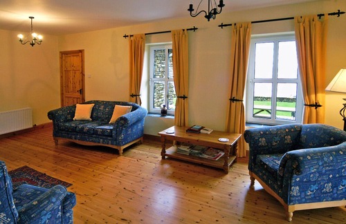 Ballydehob Casa | The Stone Cottage - Two Bedroom House, Sleeps 4