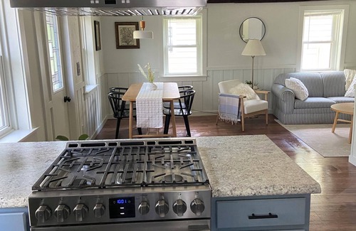 Lake Leelanau Cabaña | The Stone Cottage in Lake Leelanau