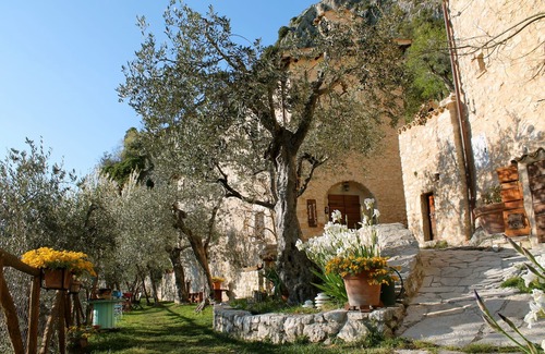 Precetto Casa | La casa de piedra en pueblo medieval privado