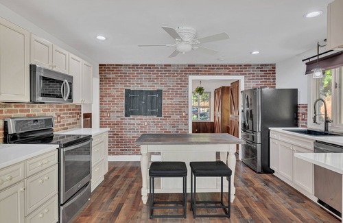 Goodlettsville Casa | The Stoneglass Retreat
