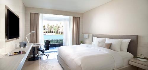 Downtown Kuta Hotel | The Stones Hotel - Legian Bali, Autograph Collection