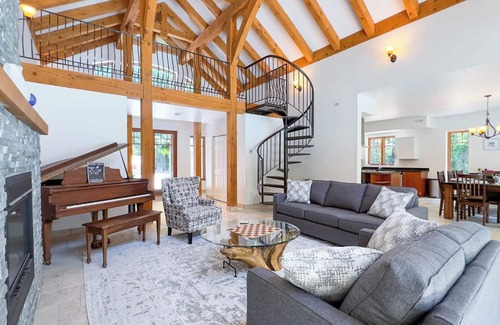 Bayfield Cabaña | the Stonewood, New Hot Tub! King Bed!